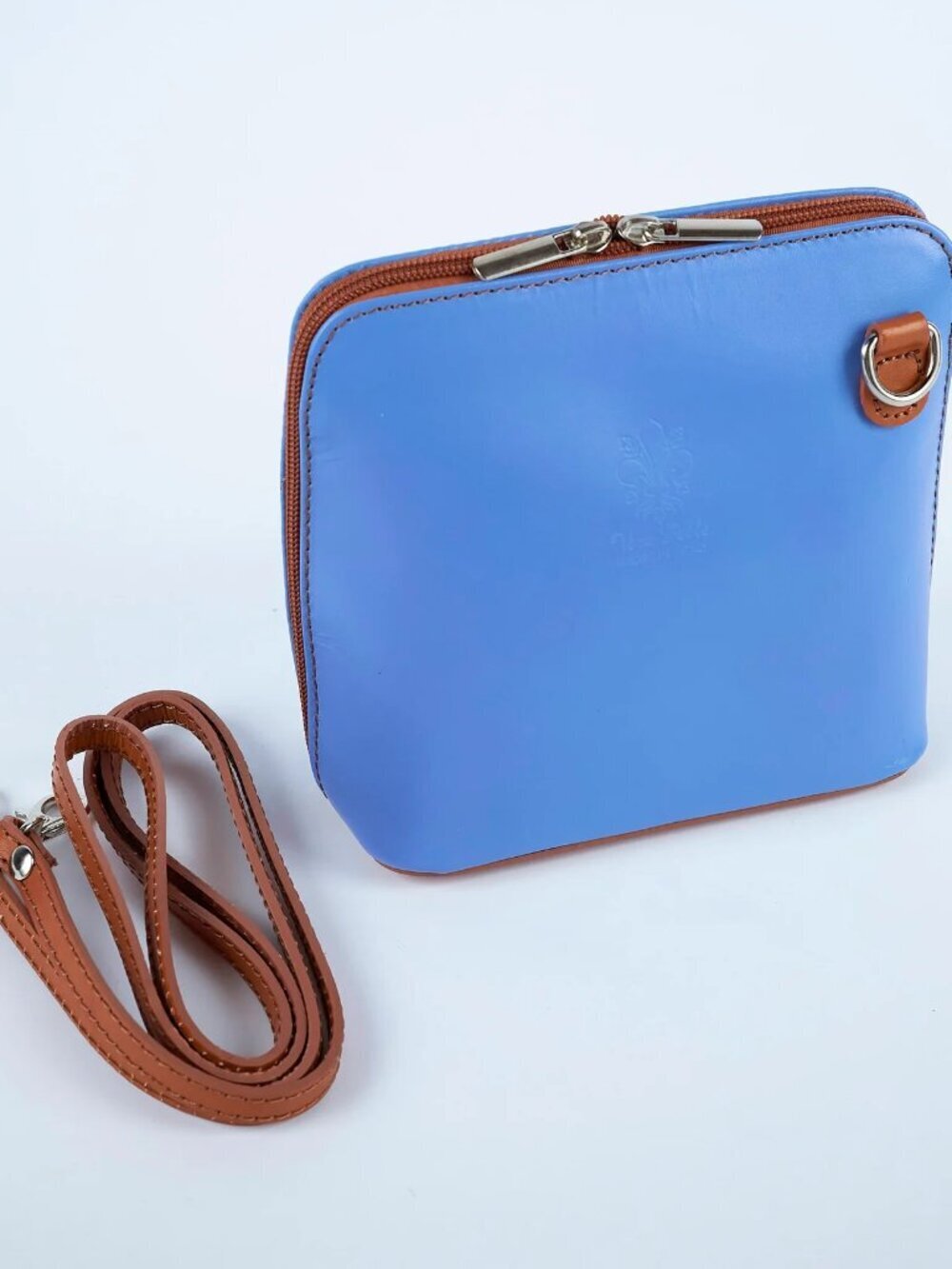 Solo Perché Artimino Perwinkle Leather Crossbody Bag with Tan Strap new no tag